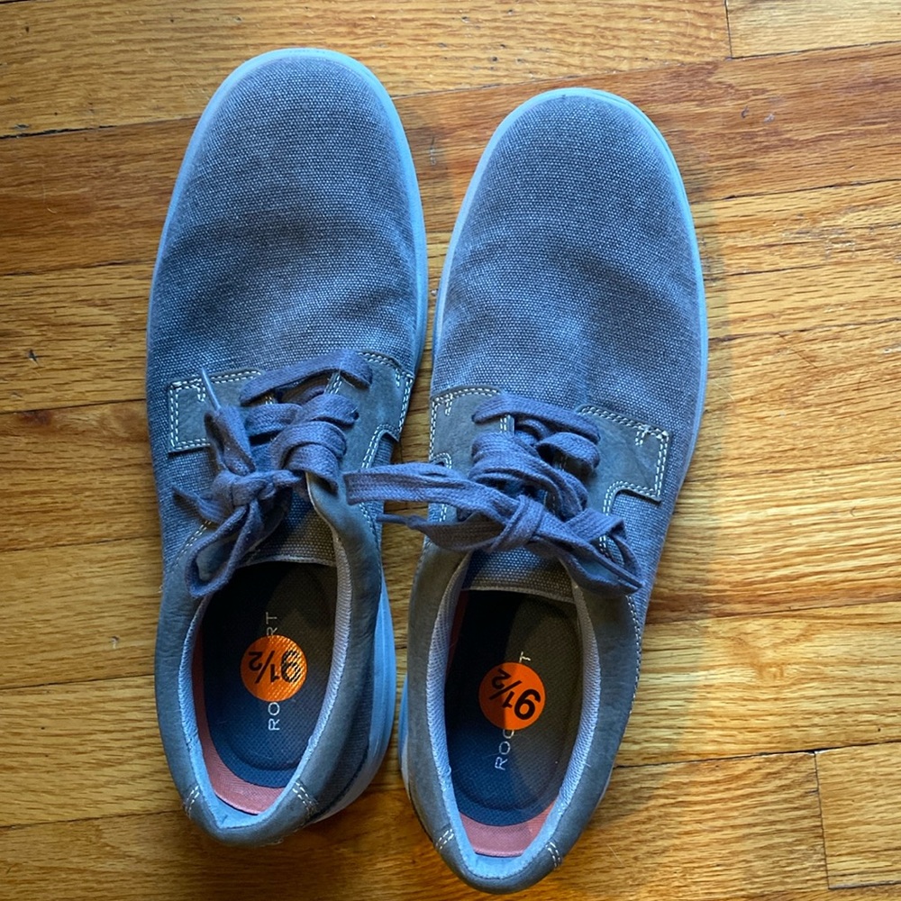 Men's 9 1/2 gray Rockport shoes.